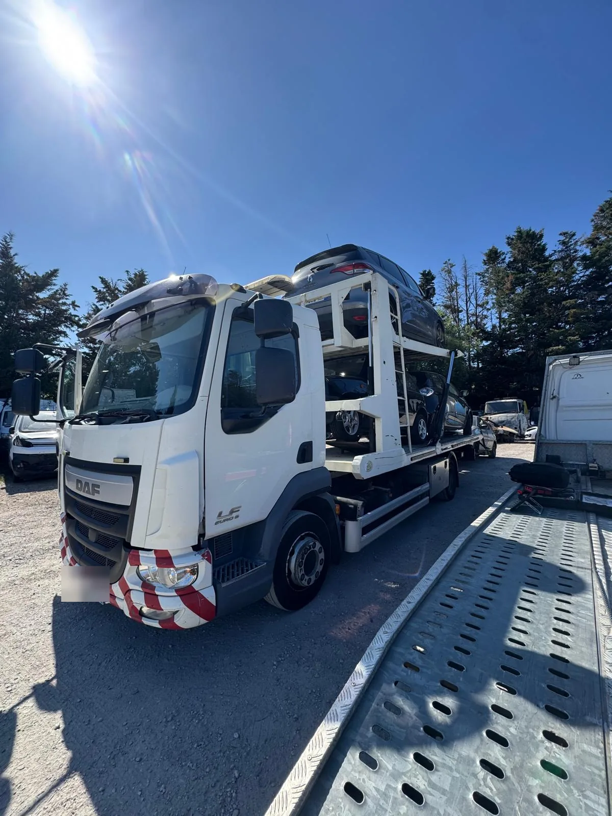 DAF porte-voitures lors d'une intervention